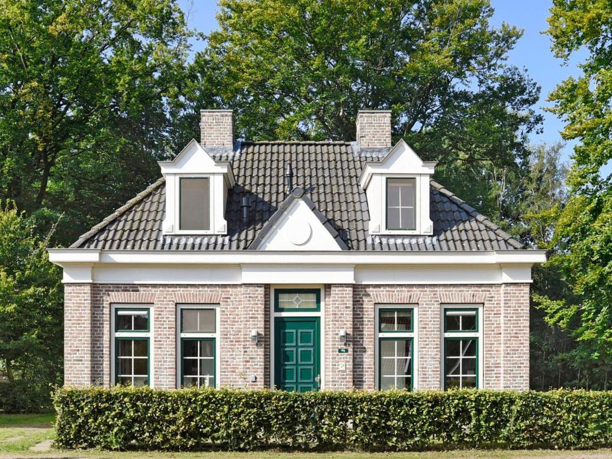 Отель Landal Landgoed De Hellendoornse Berg Haarle Экстерьер фото