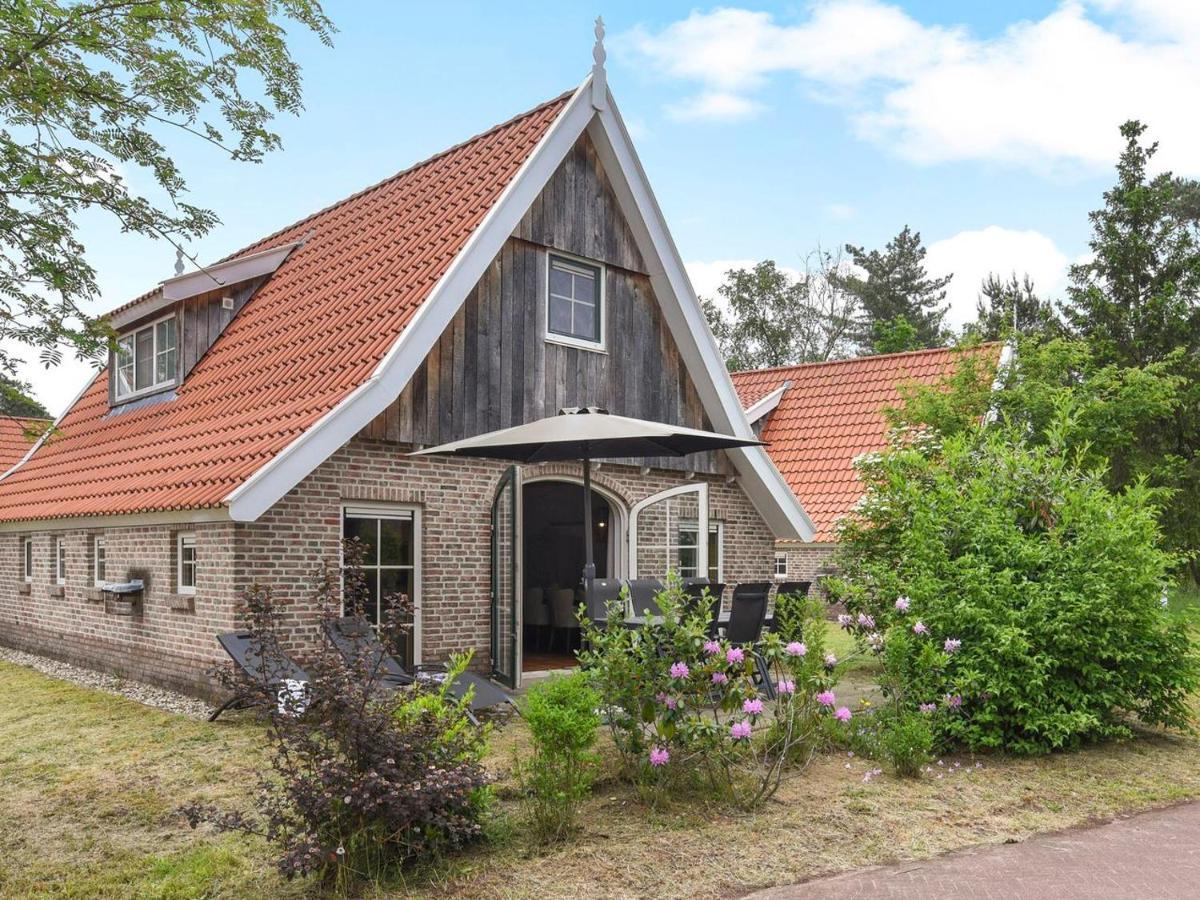 Отель Landal Landgoed De Hellendoornse Berg Haarle Экстерьер фото